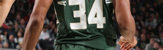 九游体育-字母哥43分破网绝非只靠蛮力 他的武器库再次升级