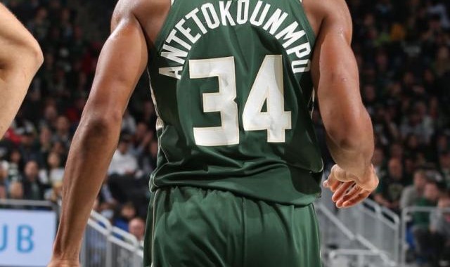 九游体育-字母哥43分破网绝非只靠蛮力 他的武器库再次升级