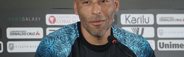 9体育-四五冠球员缺席贝利遗体告别 球王儿子表示理解！